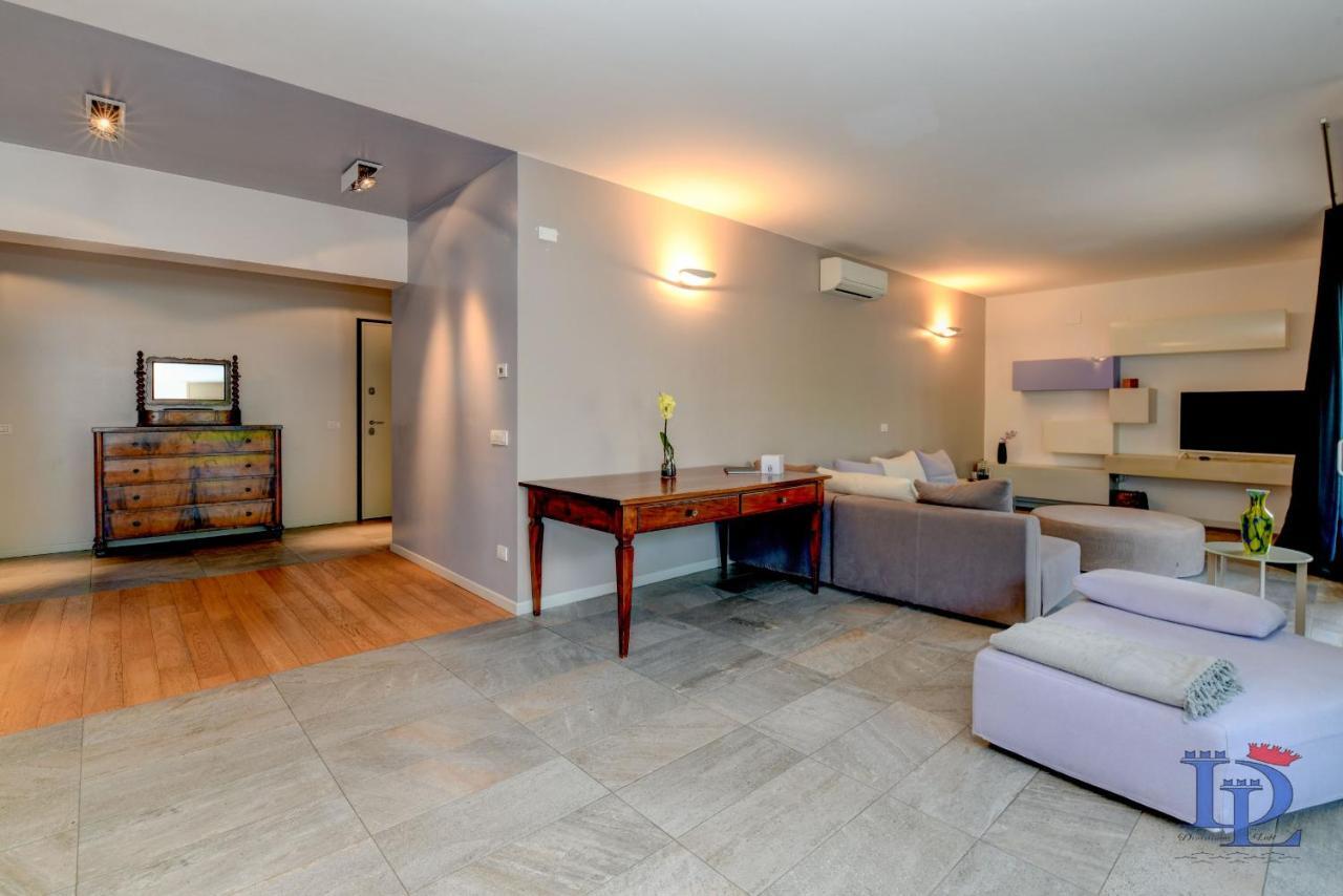 Desenzanoloft Official Partner Marriott Homes & Villas - Oscar Luxury Suite デセンツァーノ・デル・ガルダ エクステリア 写真
