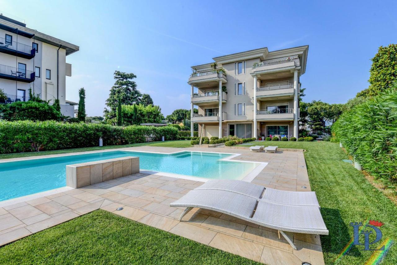 Desenzanoloft Official Partner Marriott Homes & Villas - Oscar Luxury Suite デセンツァーノ・デル・ガルダ エクステリア 写真