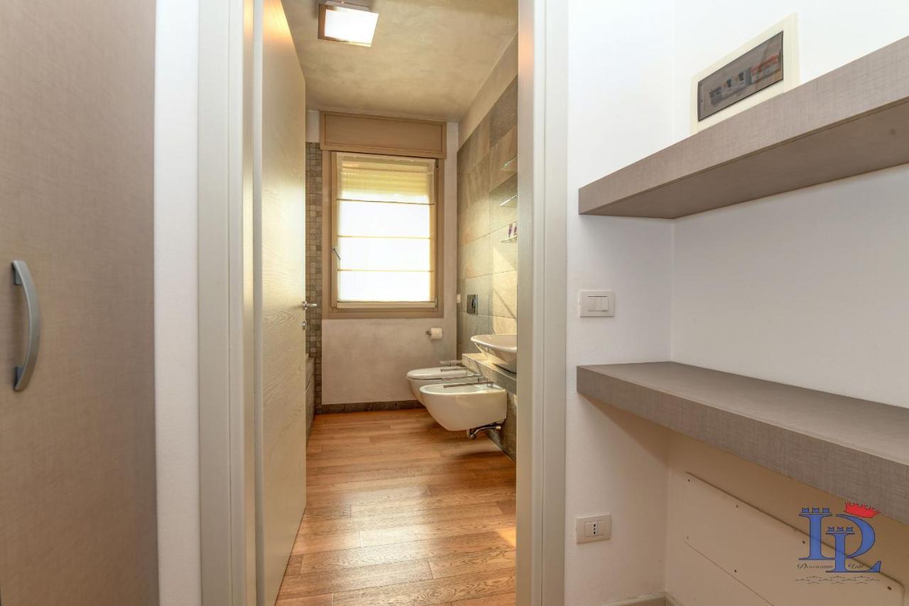 Desenzanoloft Official Partner Marriott Homes & Villas - Oscar Luxury Suite デセンツァーノ・デル・ガルダ エクステリア 写真